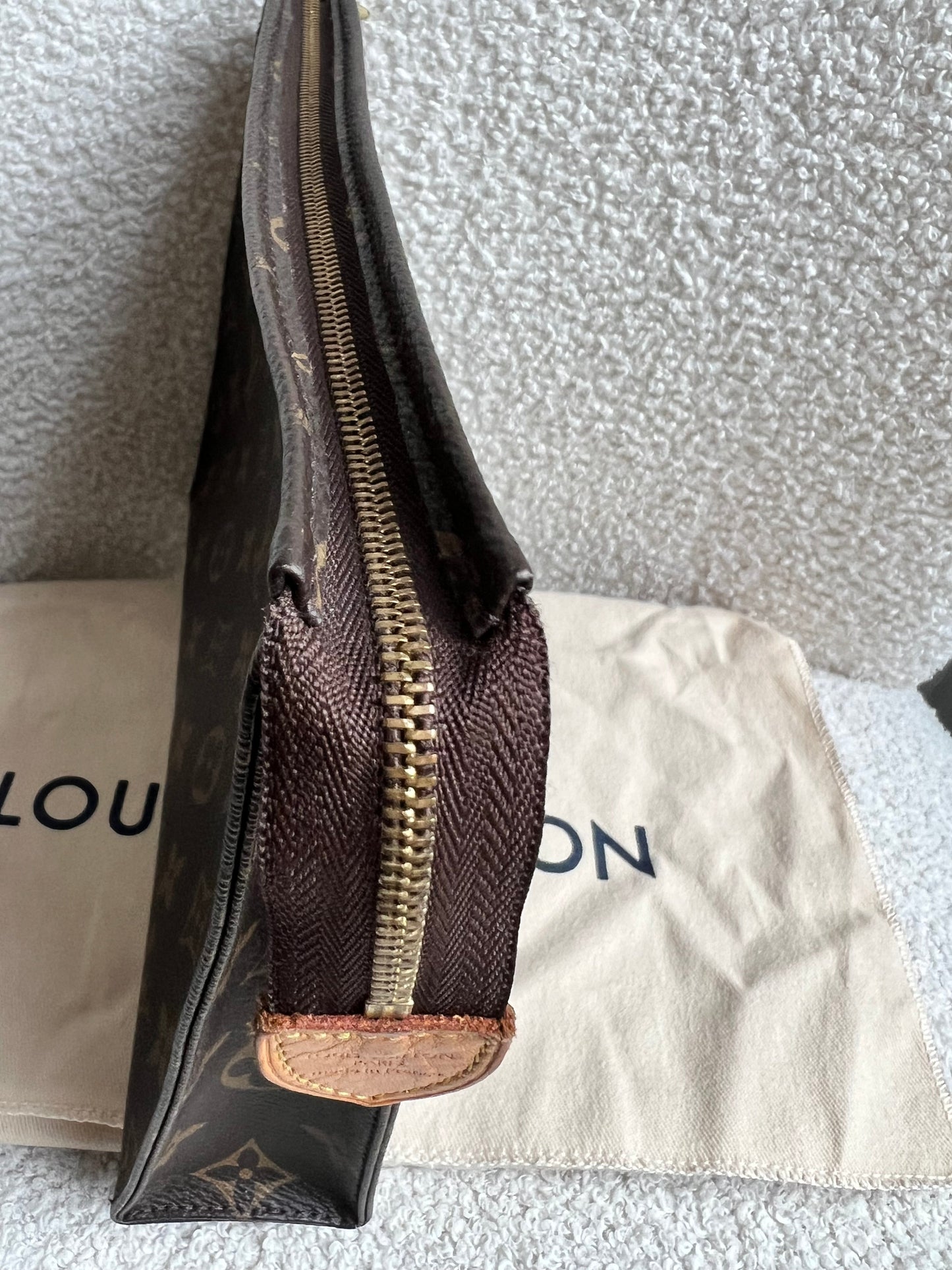 Louis Vuitton Toiletry Pouch 26 Monogram