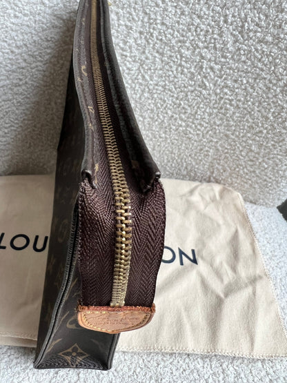 Louis Vuitton Toiletry Pouch 26 Monogram