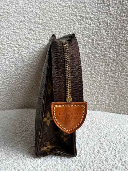 Louis Vuitton Toiletry Pouch 19 Monogram