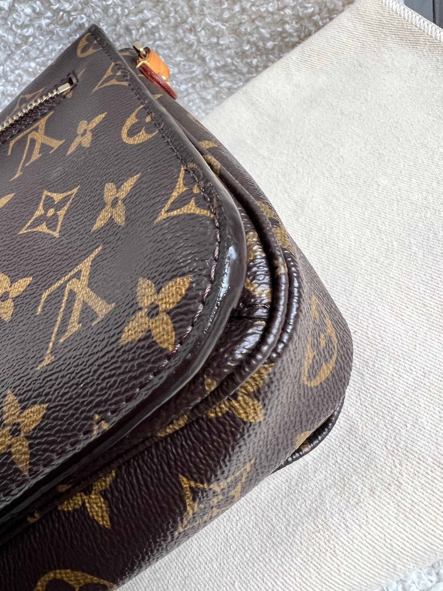 Louis Vuitton Pochette Metis Monogram (RRP £2,020)