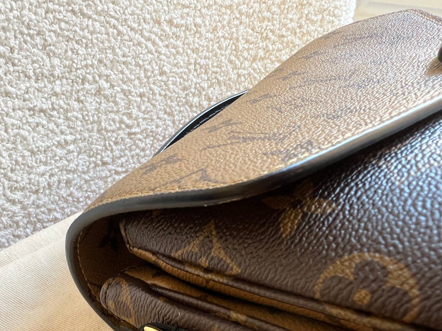 Louis Vuitton Pochette Metis Reverse Monogram (RRP £2,060)