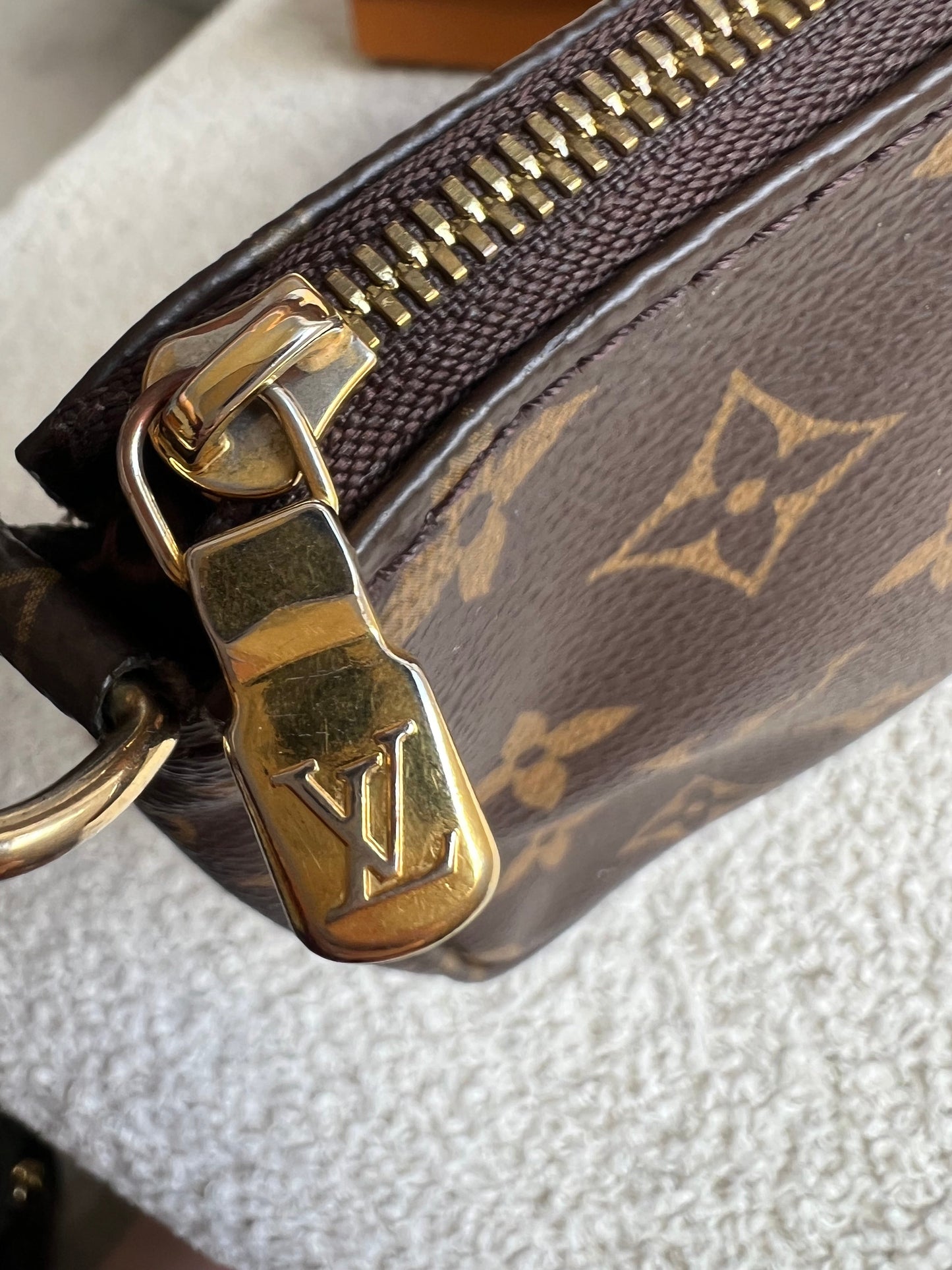 Louis Vuitton Multi Pochette Accessoires Khaki (RRP £2070)
