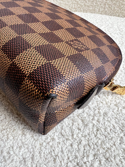 Louis Vuitton Cosmetic Pouch MM Damier Ebene (RRP £495)