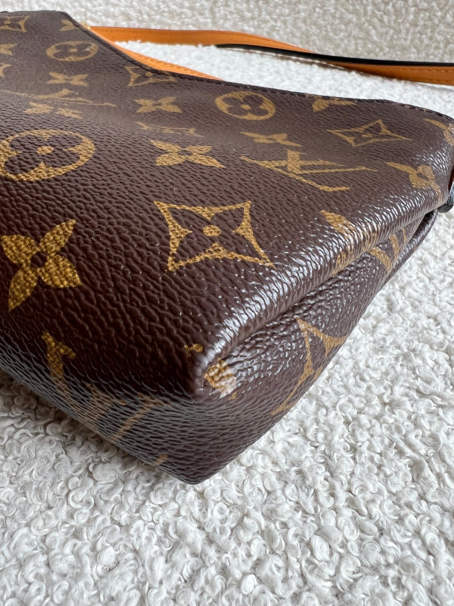 Louis Vuitton Monogram Safran Pallas Pochette