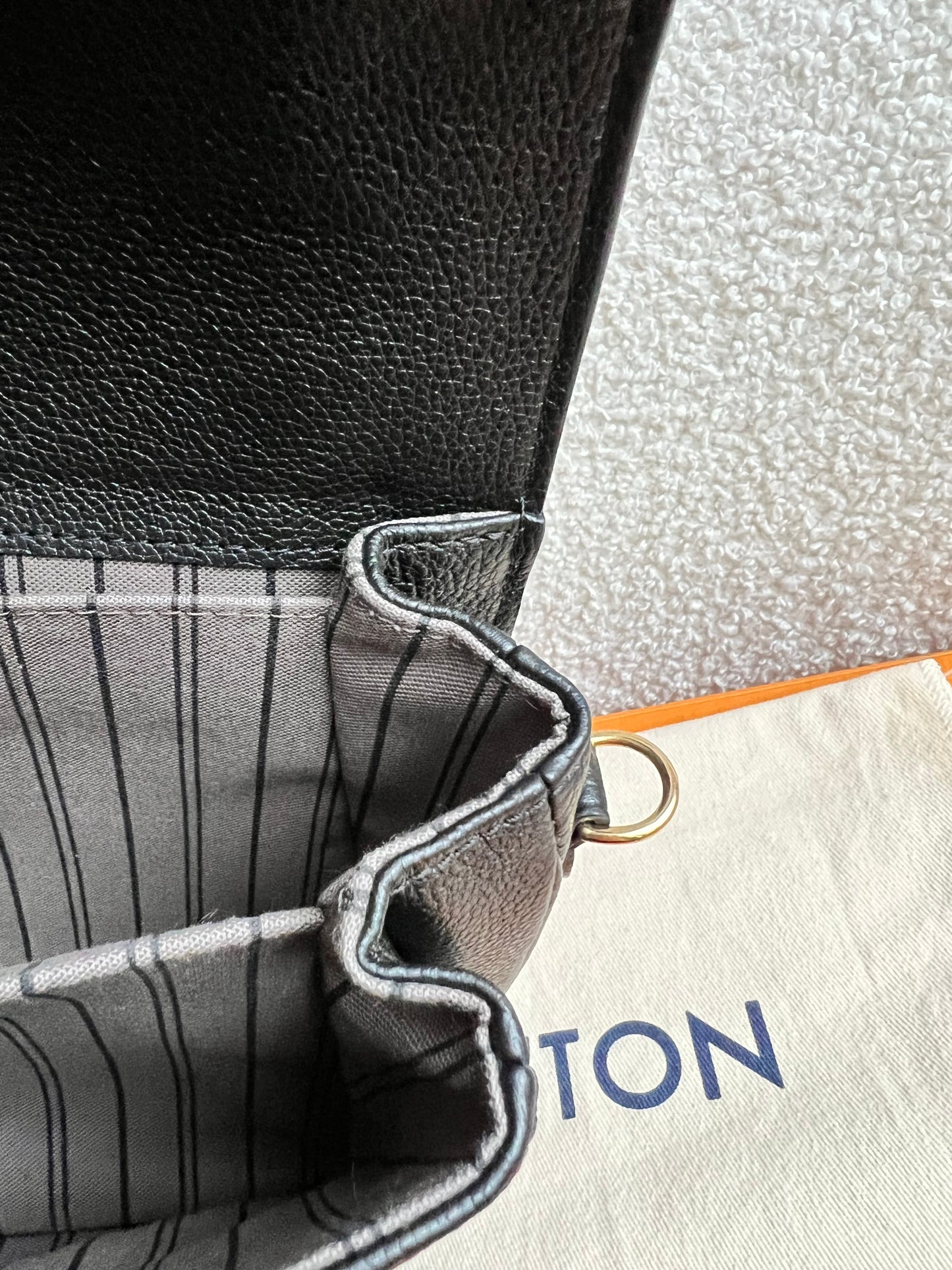 Louis Vuitton Pochette Metis Black Empreinte (RRP £2,200)