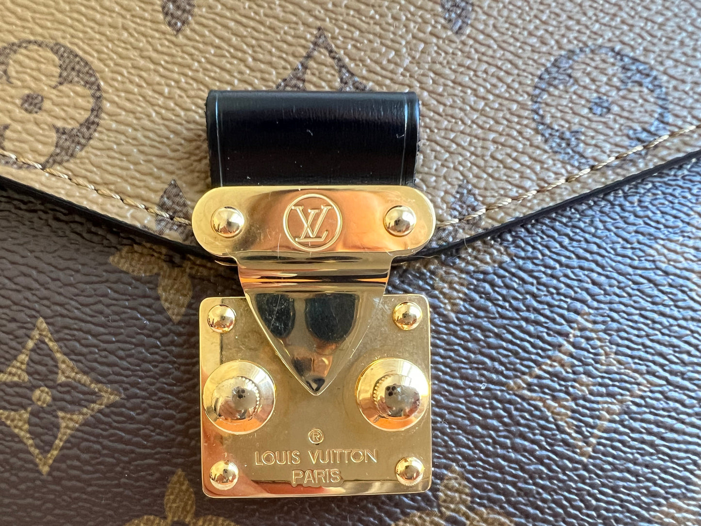 Louis Vuitton Pochette Metis Reverse Monogram (RRP £2,060)