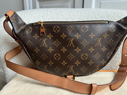 Louis Vuitton Bumbag in Monogram Canvas