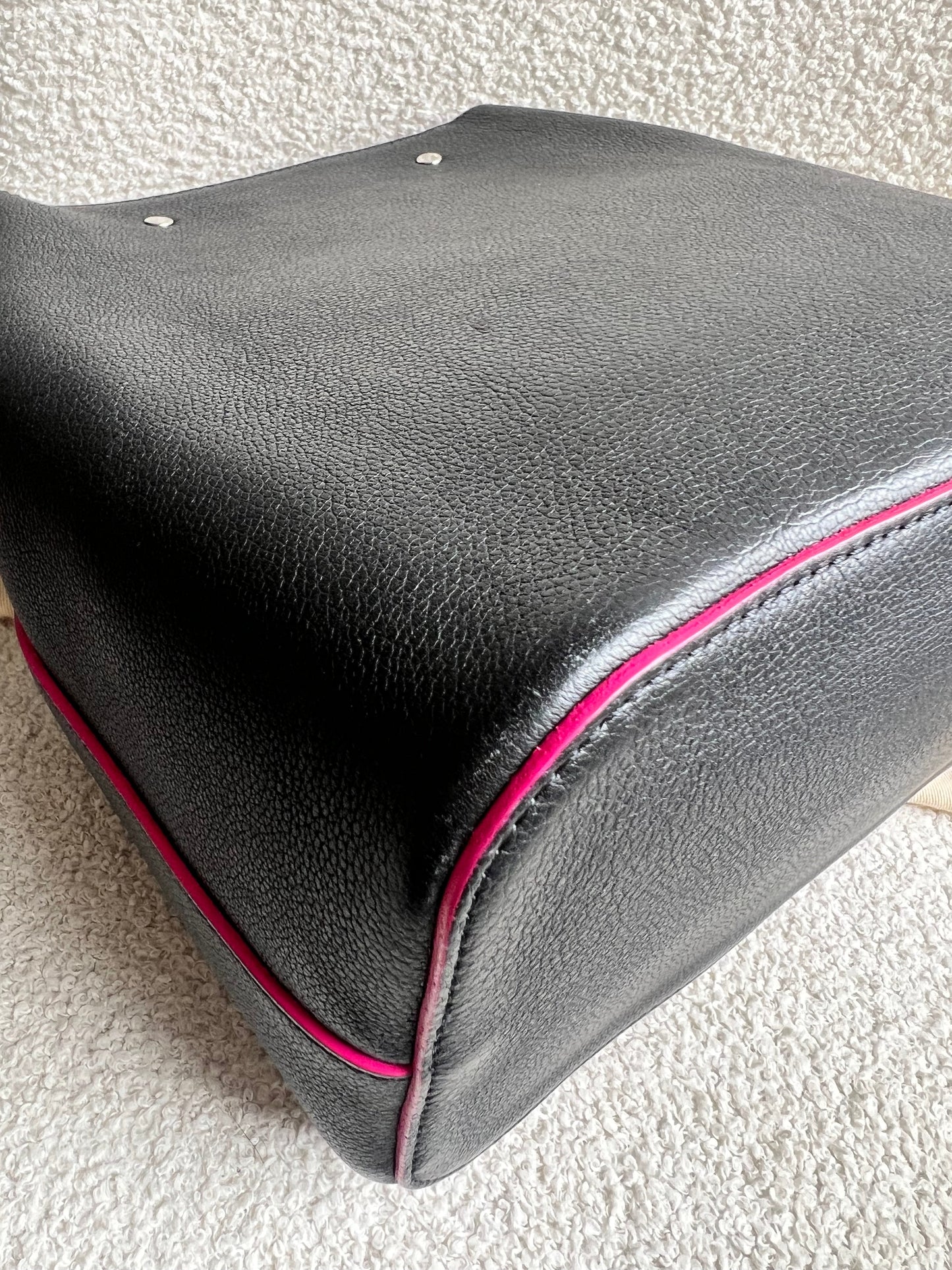 Louis Vuitton Lockme Bucket Bag in Black and Pink (RRP £2050)