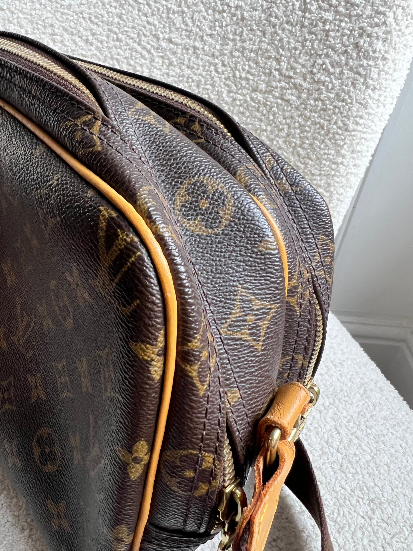 Lous Vuitton Reporter Monogram