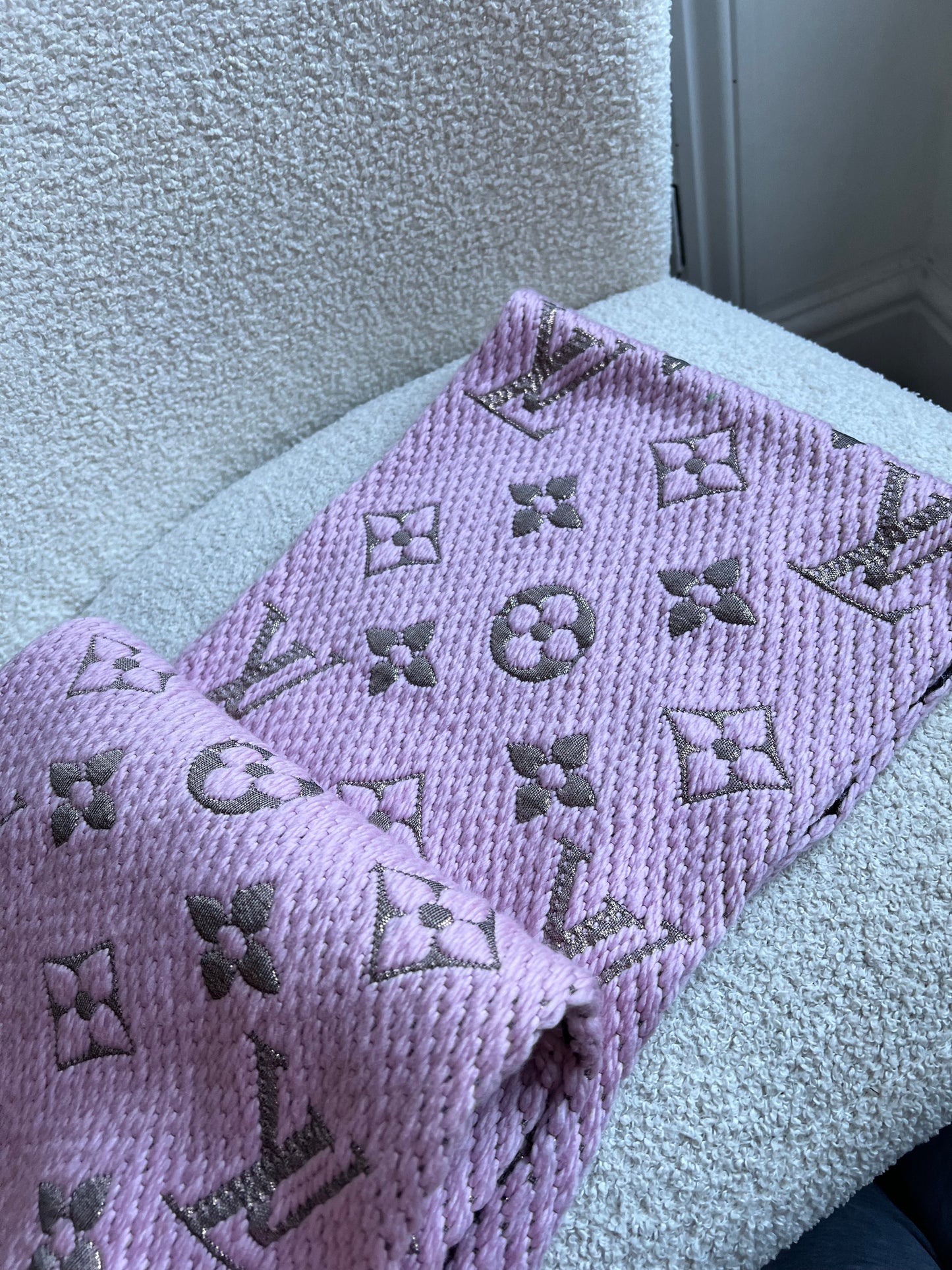 Louis Vuitton Logomania Scarf in Pink
