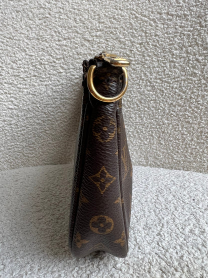 Louis Vuitton Pochette Monogram