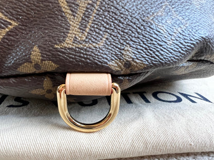 Louis Vuitton Bumbag in Monogram Canvas
