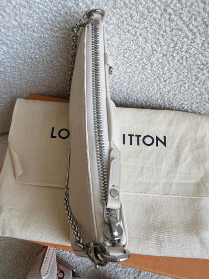 Louis Vuitton Easy Pouch Creme Epi (RRP £1320)