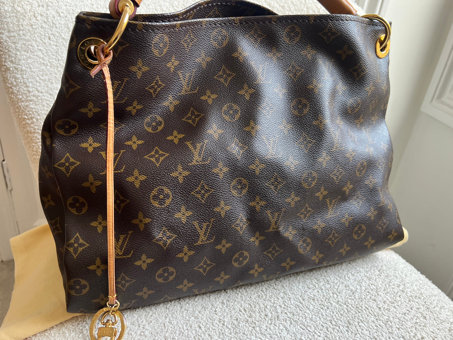 Louis Vuitton Artsy MM Monogram (RRP £1,940)
