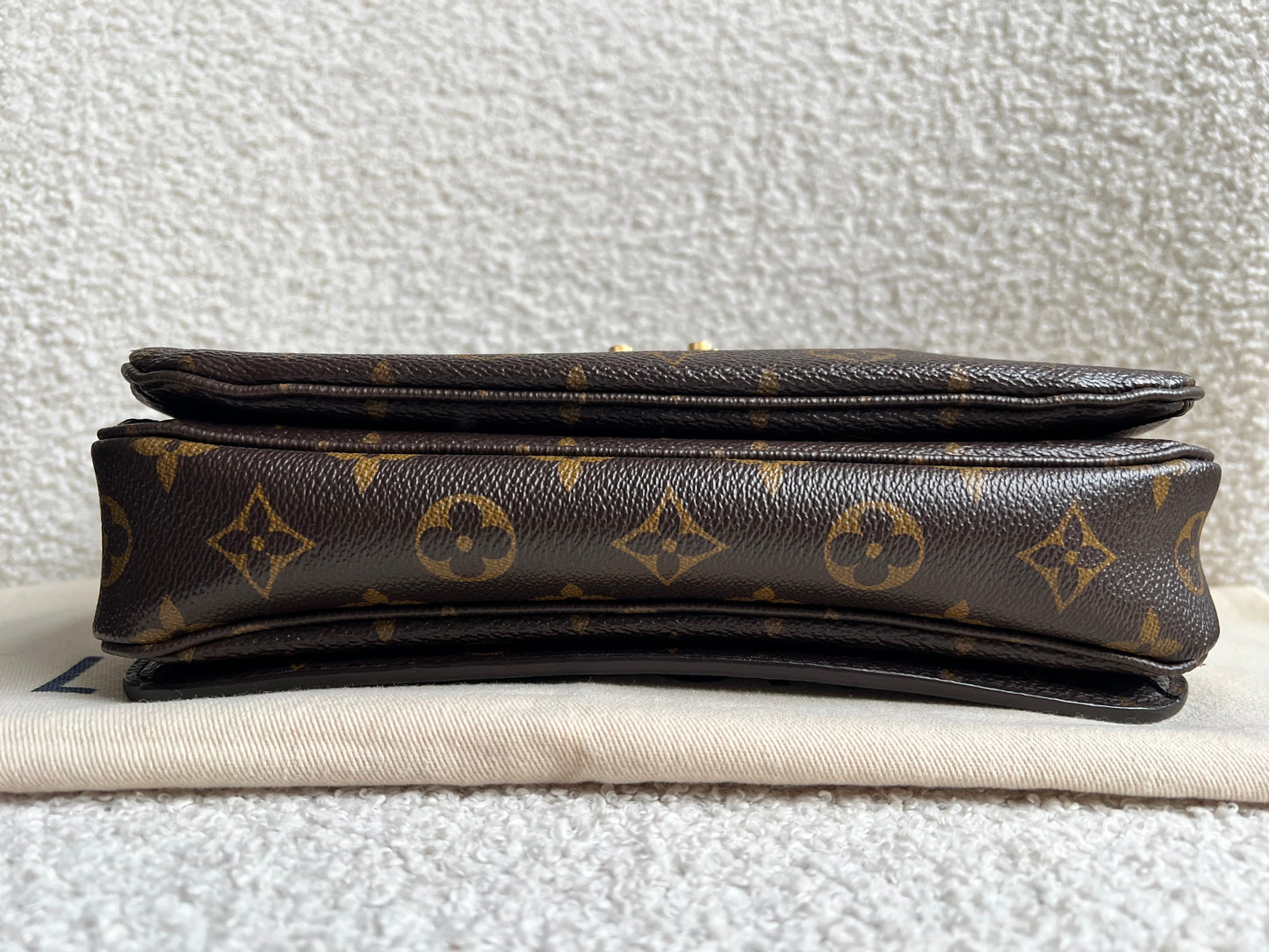 Louis Vuitton Pochette Metis Monogram (RRP £2,020)