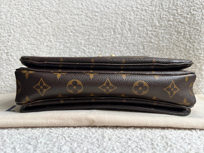 Louis Vuitton Pochette Metis Monogram (RRP £2,020)