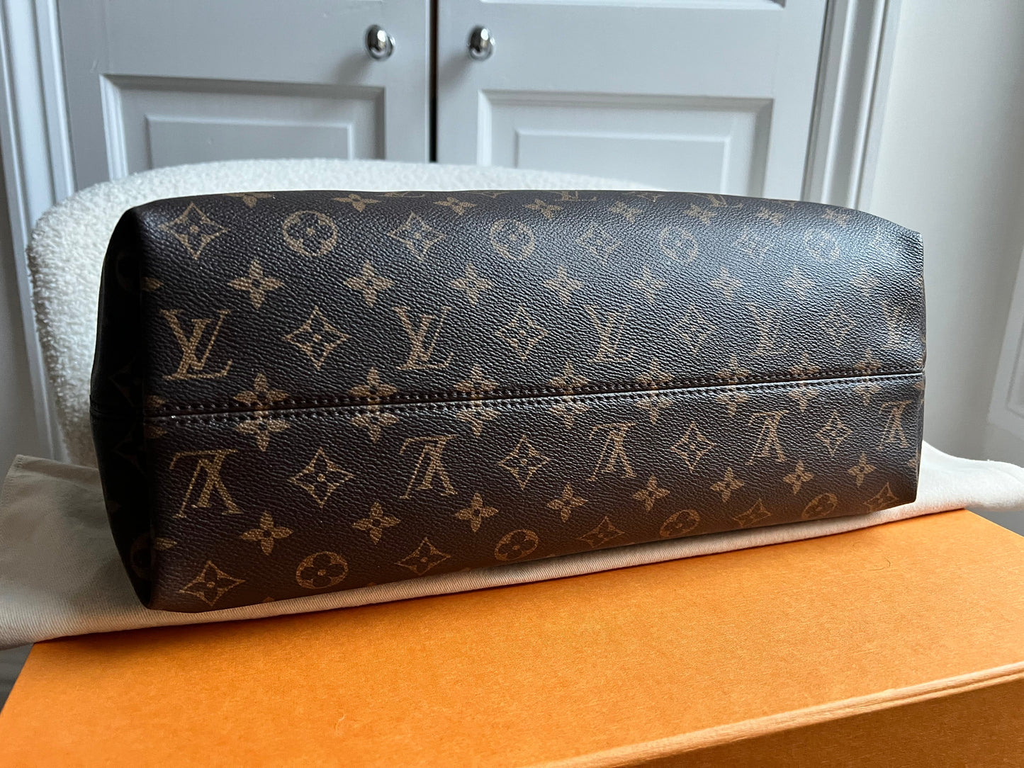 Louis Vuitton Graceful MM Monogram (RRP £1,420)