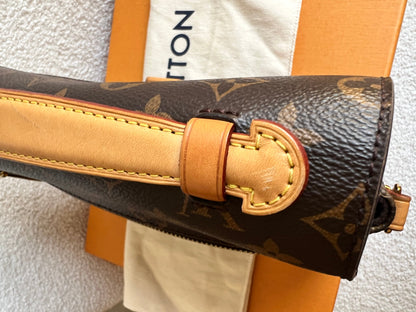 Louis Vuitton Pochette Metis Monogram (RRP £2,020)