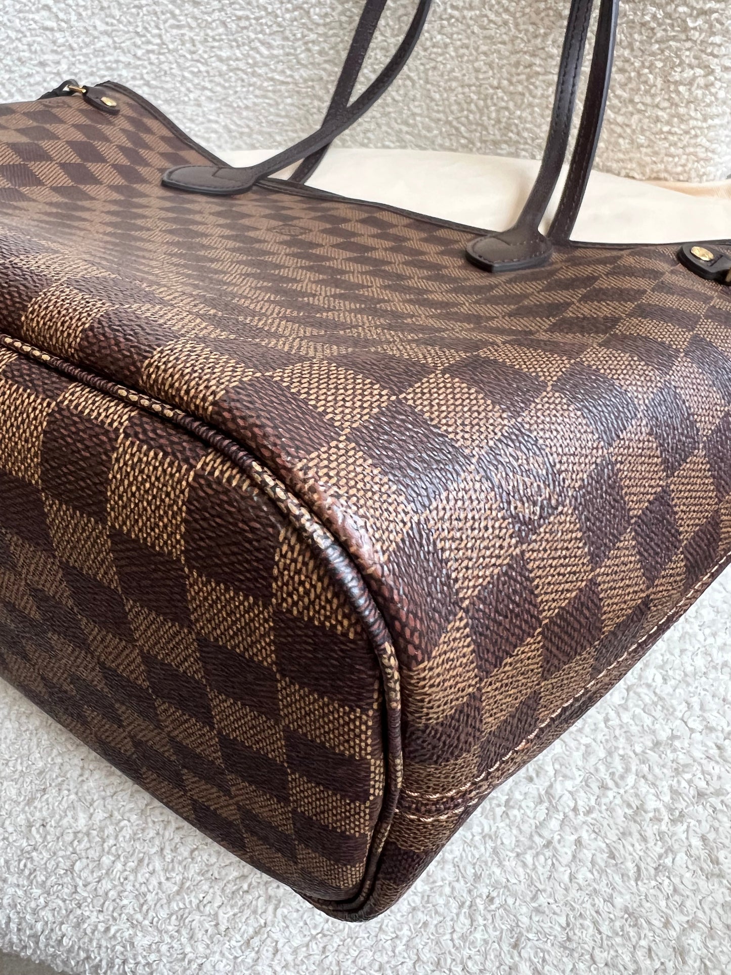 Louis Vuitton Neverfull MM Damier Ebene Cherry Interior (RRP £1,430)