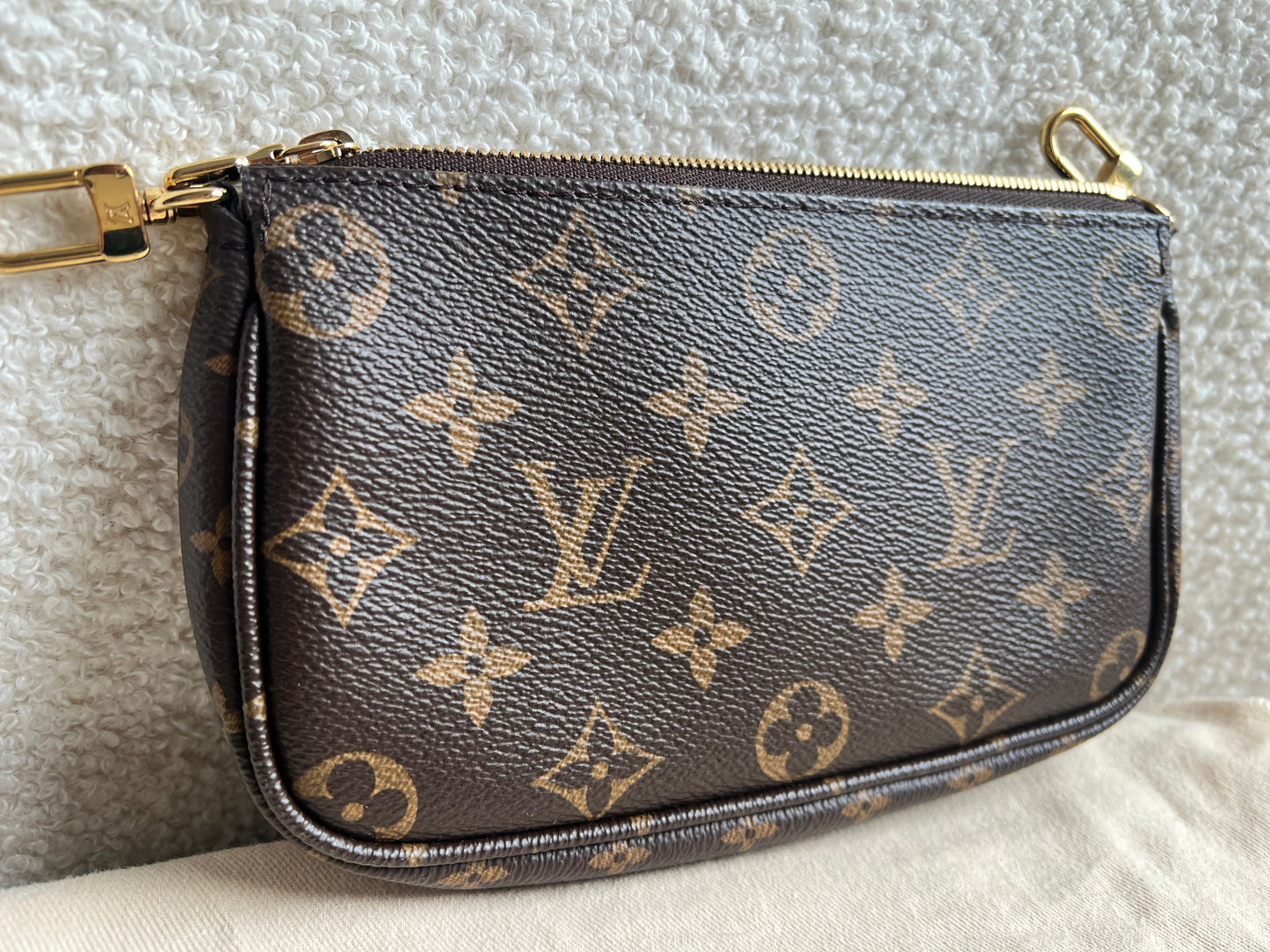 Louis Vuitton Multi Pochette Accessoires Khaki (RRP £2030)