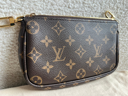 Louis Vuitton Multi Pochette Accessoires Khaki (RRP £2030)