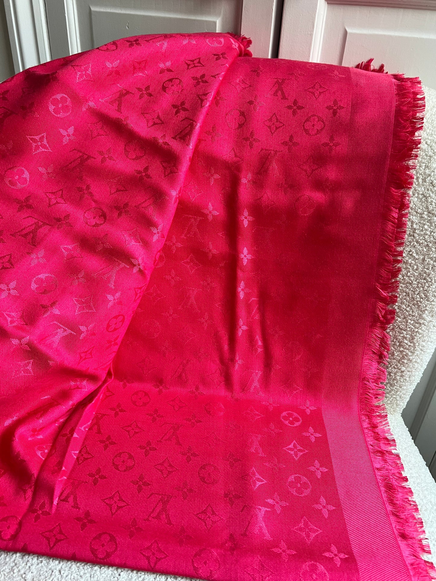 Louis Vuitton Fuchsia Monogram Shawl (RRP £475)