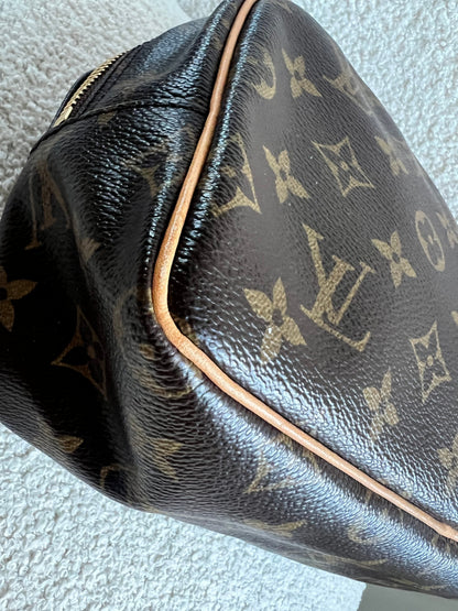 Louis Vuitton Monogram Trousse Toiletry Pouch