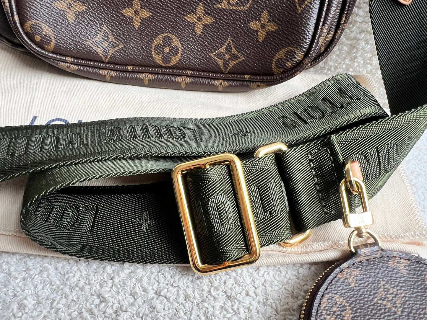 Louis Vuitton Multi Pochette Accessoires Khaki (RRP £2030)