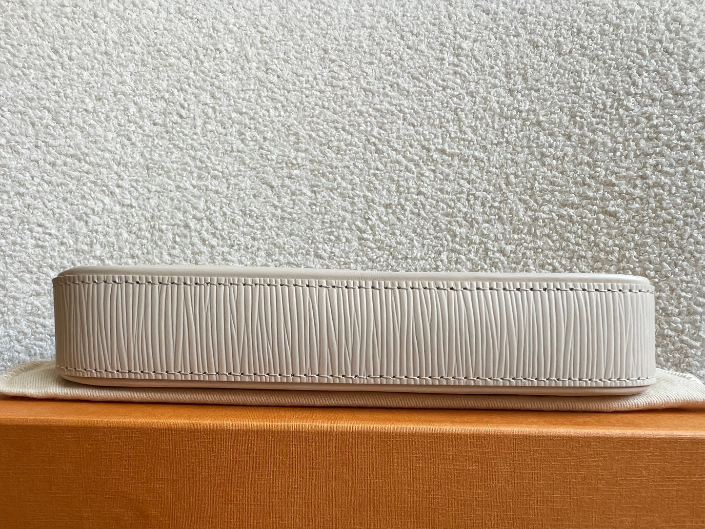 Louis Vuitton Easy Pouch Creme Epi (RRP £1320)