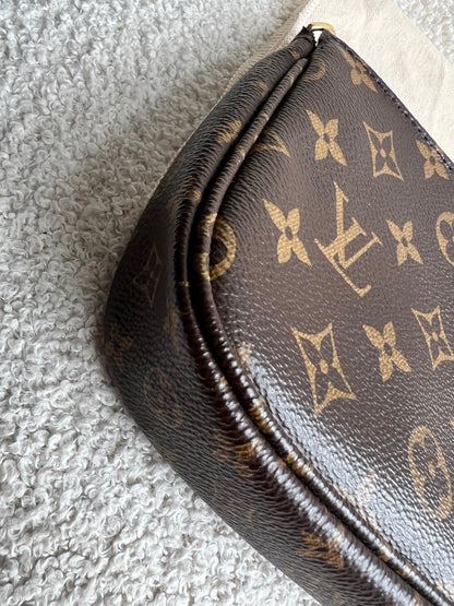 Louis Vuitton Multi Pochette Accessoires Khaki (RRP £2030)