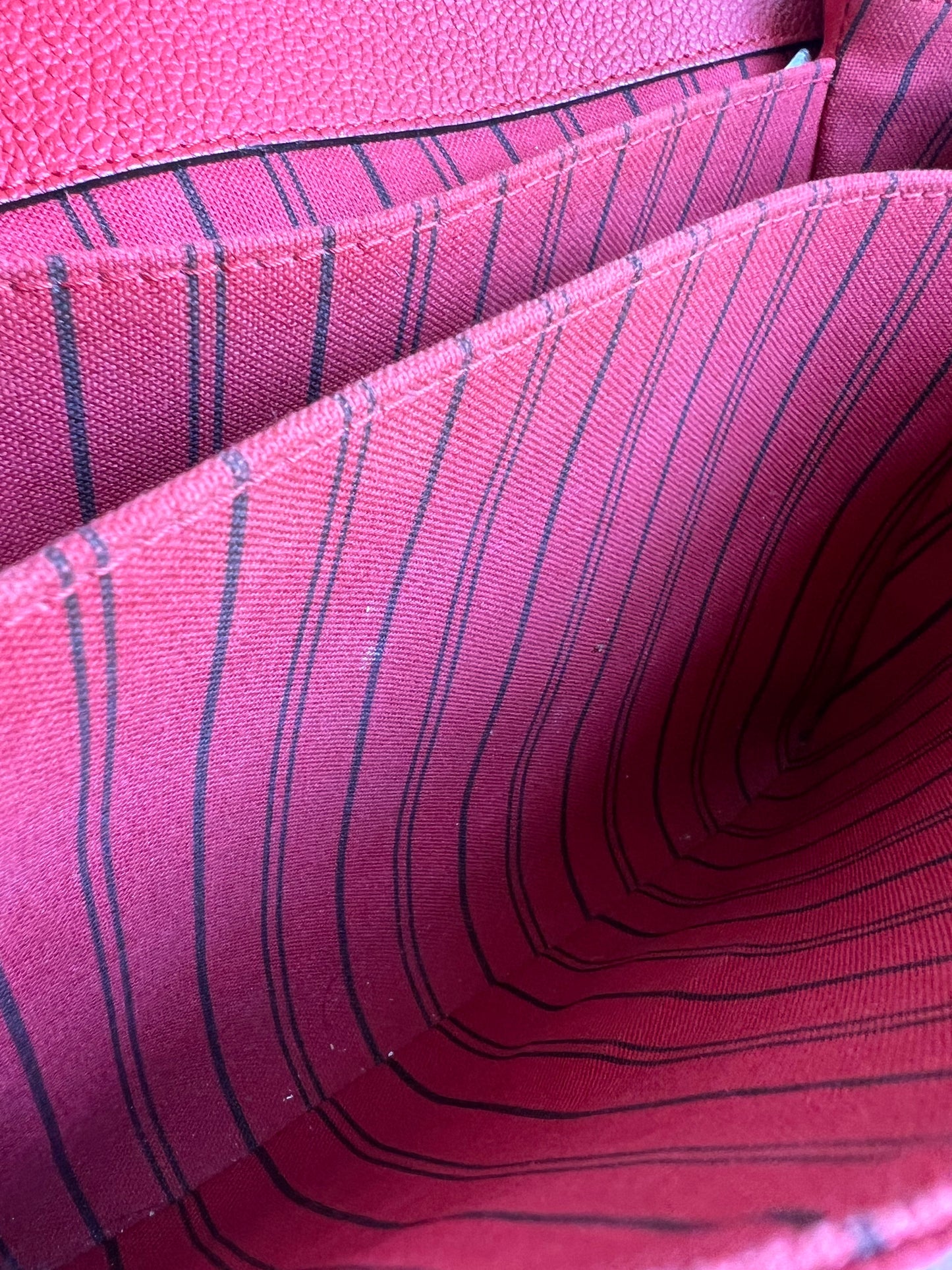 Louis Vuitton Pochette Metis Red Empreinte (RRP £2,130)