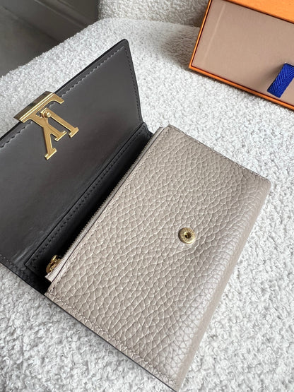 Louis Vuitton Galet Compact Capucines Wallet (RRP £730)
