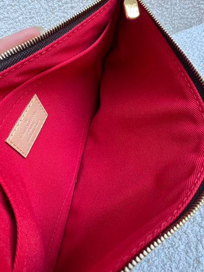 Louis Vuitton Pouch in Monogram