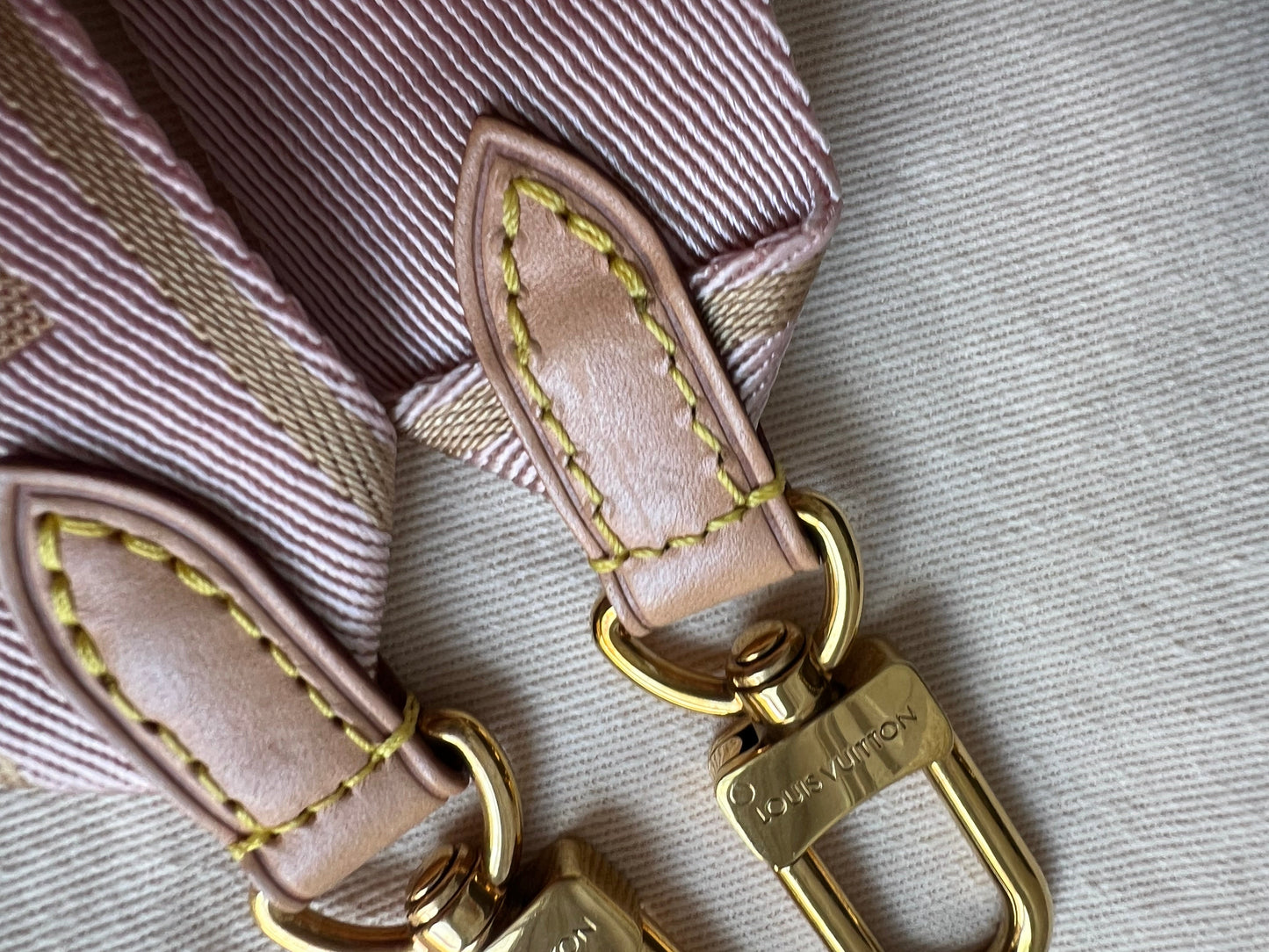 Louis Vuitton Multi Pochette Accessoires Rose Chiaro (RRP £2070)