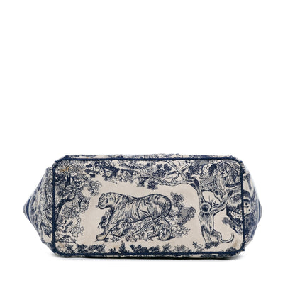 Dior Embroidered Toile De Jouy Catherine Tote (SHG-onfvYr)