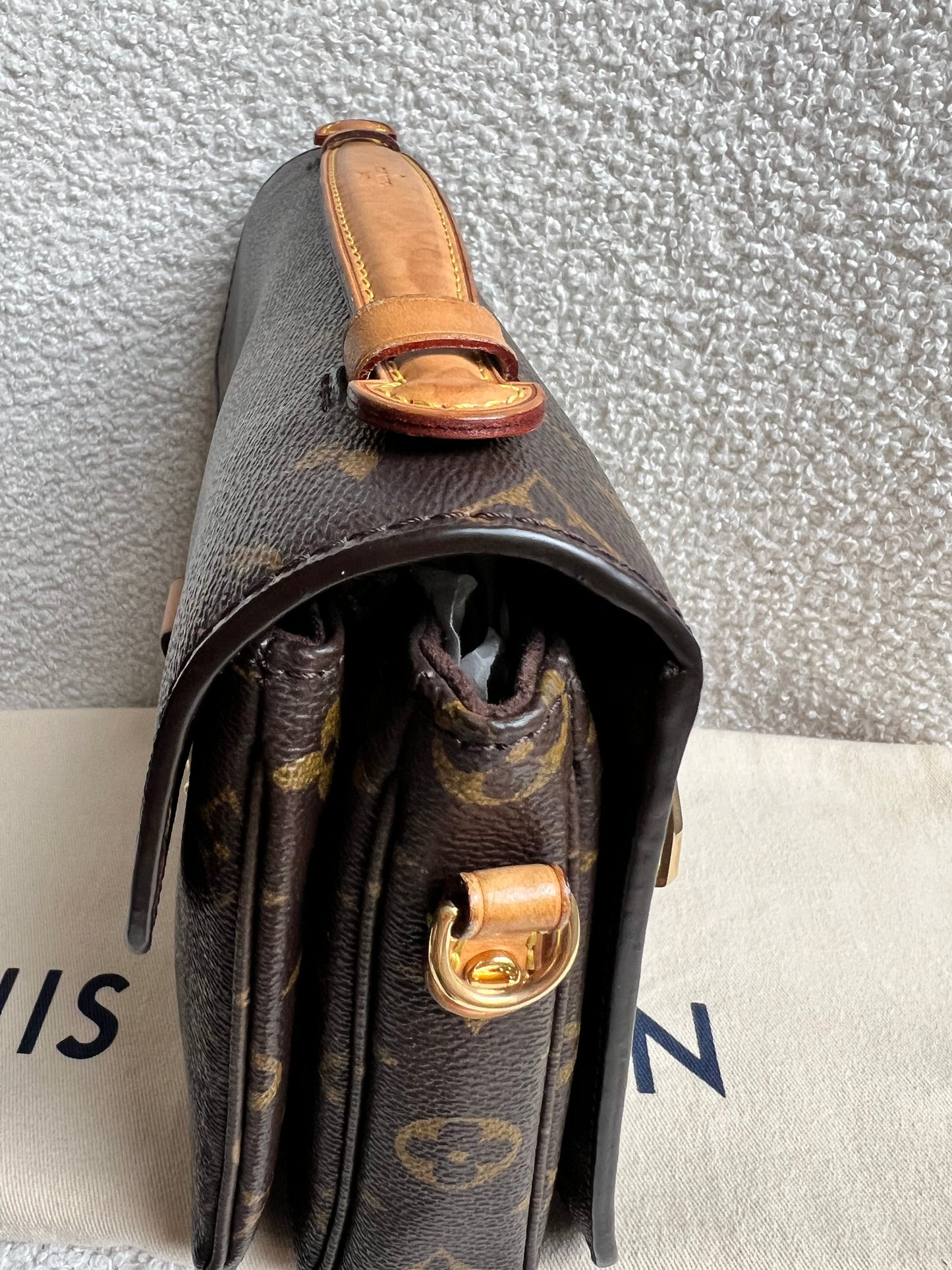 Louis Vuitton Pochette Metis Monogram (RRP £2,020)