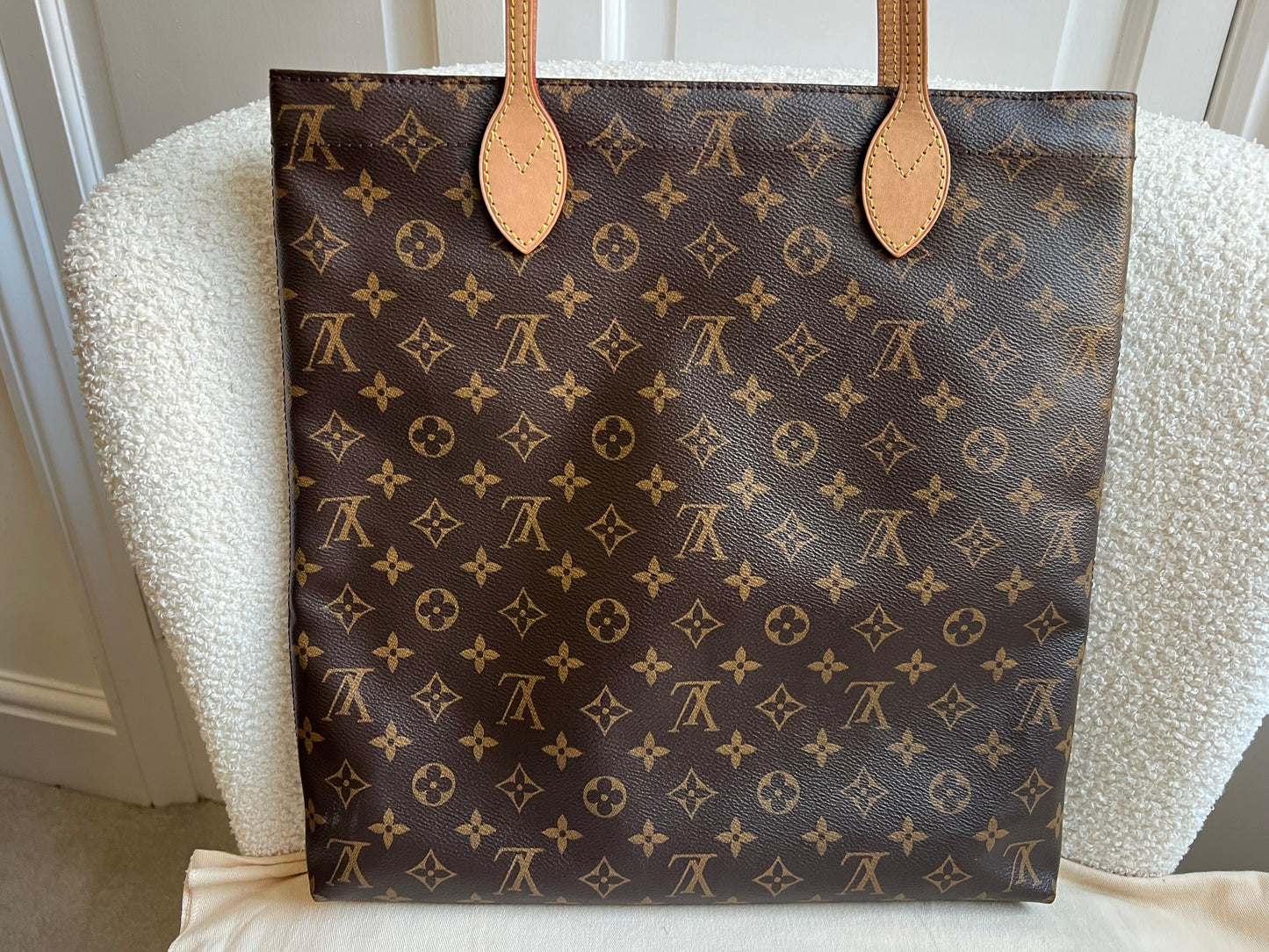 Louis Vuitton Carry It Tote