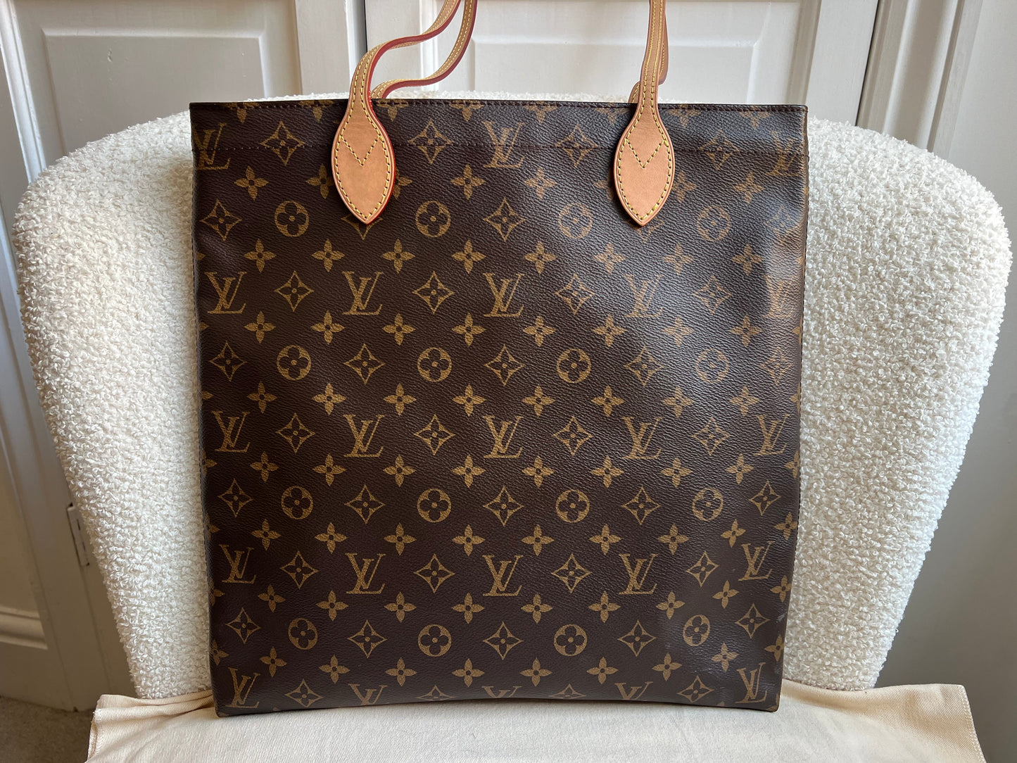 Louis Vuitton Carry It Tote