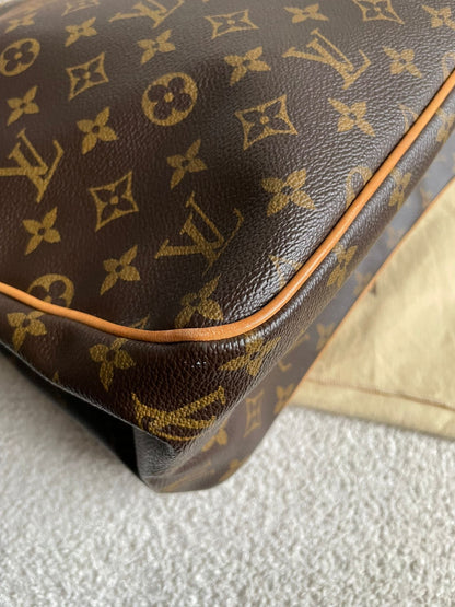Louis Vuitton Batignolles in Monogram Canvas