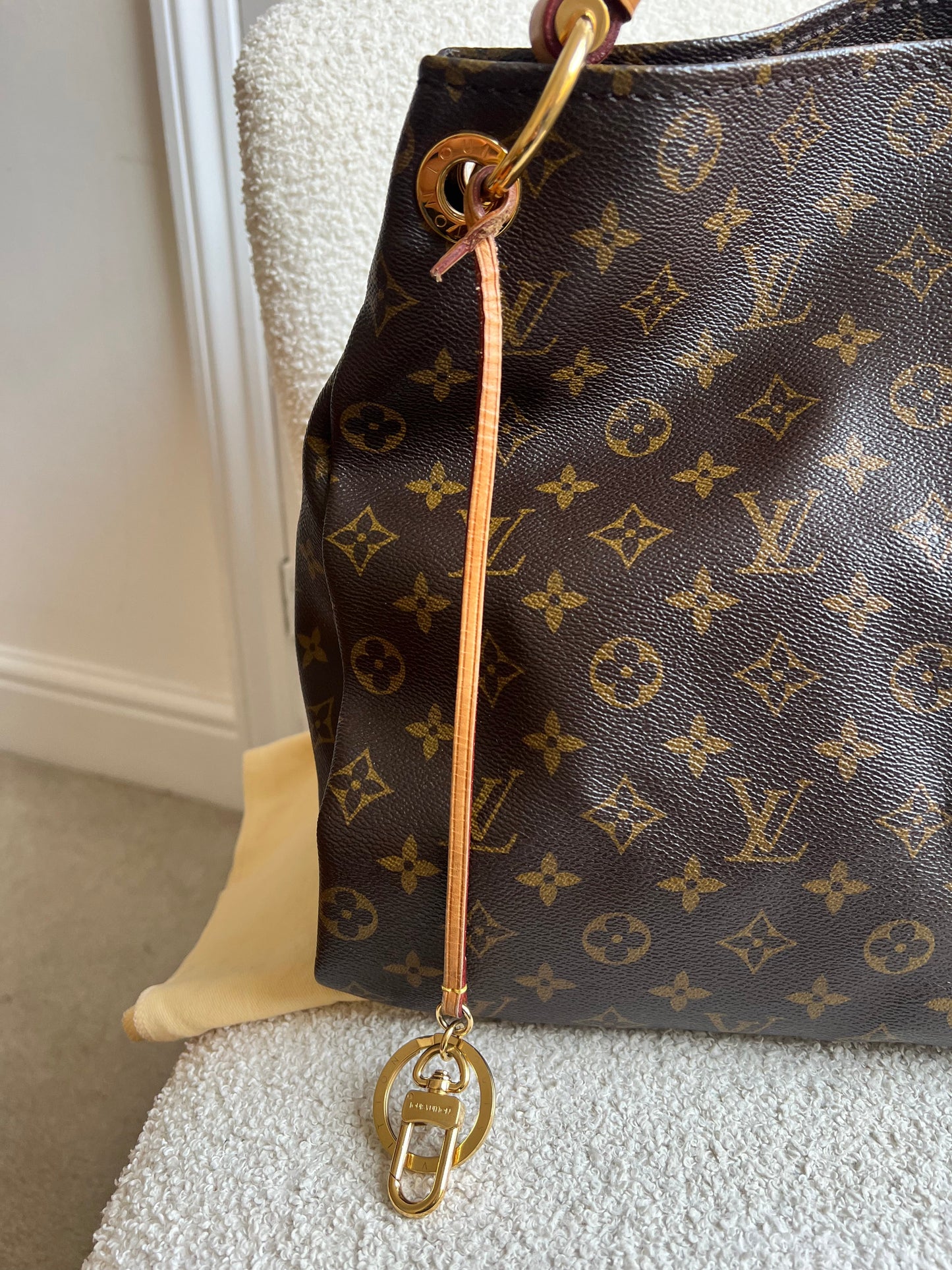 Louis Vuitton Artsy MM Monogram (RRP £1,940)
