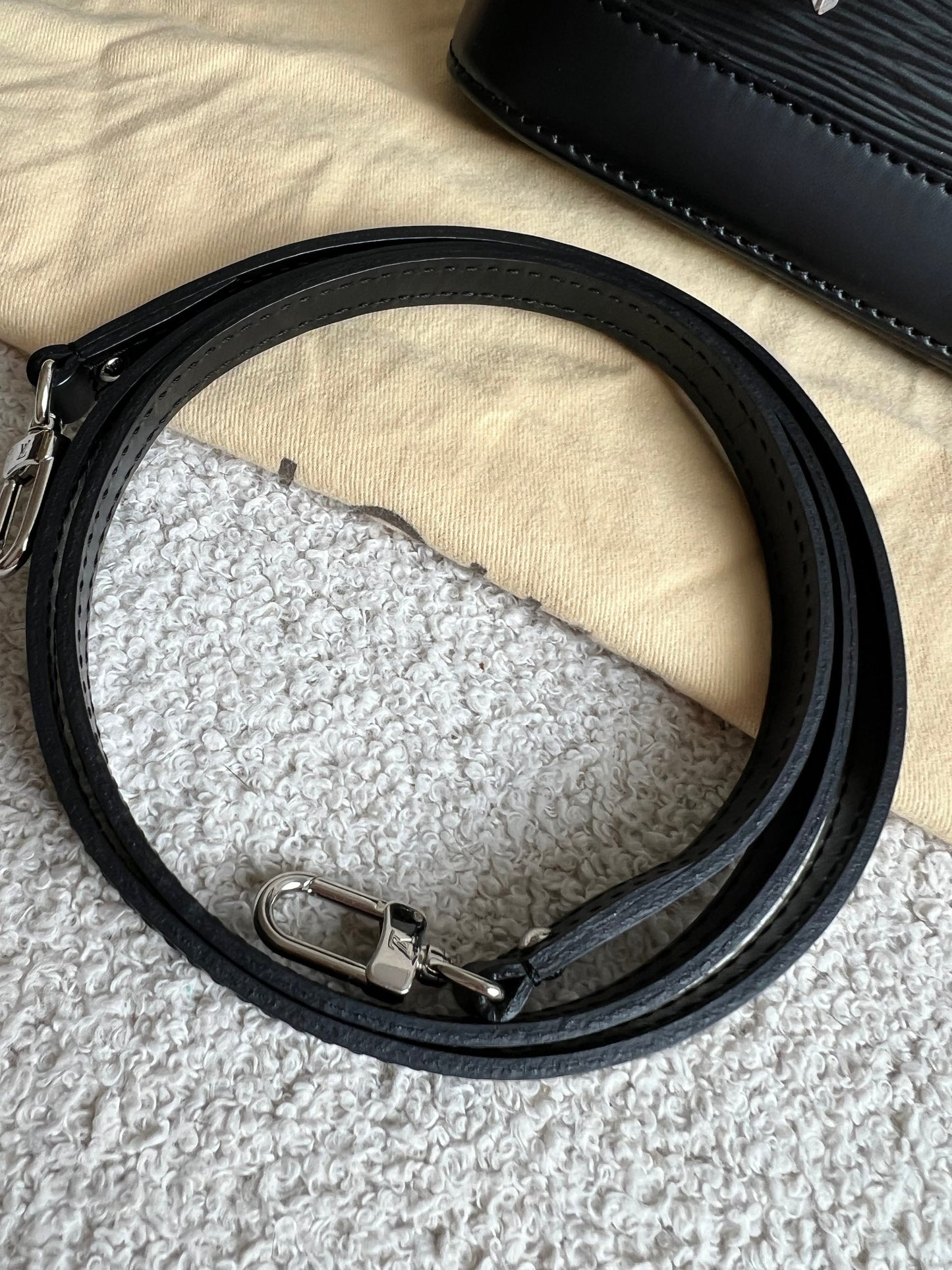 Louis Vuitton Alma BB Black Epi (RRP £1540)