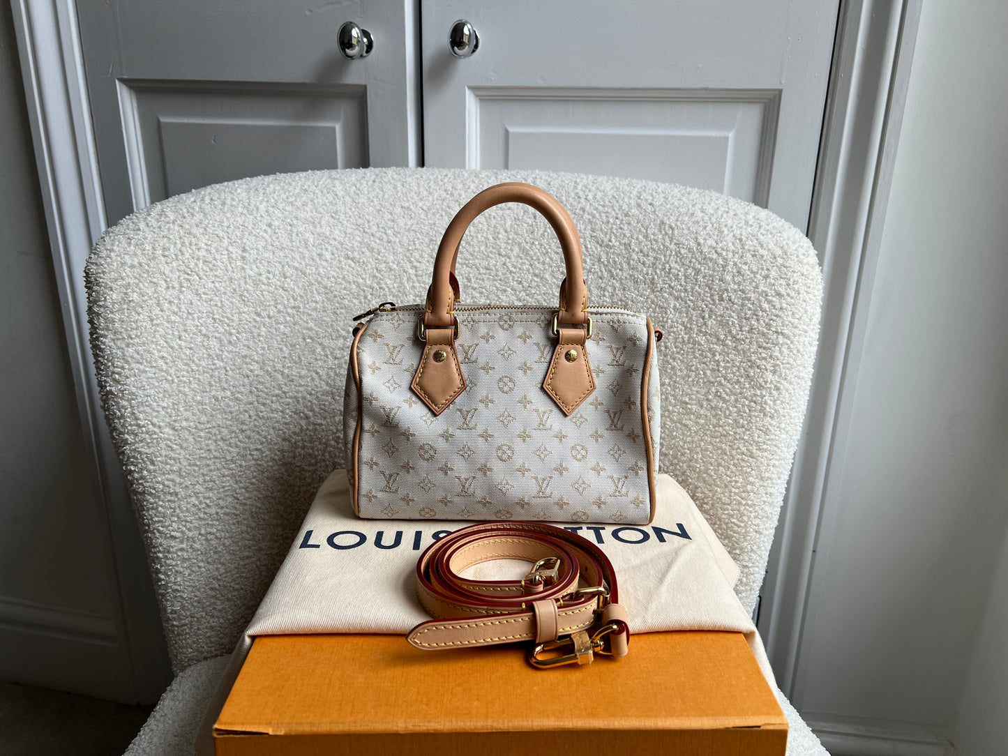 Louis Vuitton Speedy Bandouliere 20 Mastic Cream (£2420)