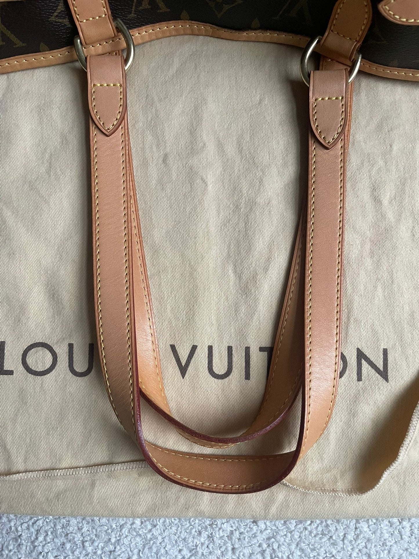 Louis Vuitton Batignolles in Monogram Canvas