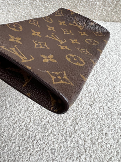 Louis Vuitton Pouch in Monogram