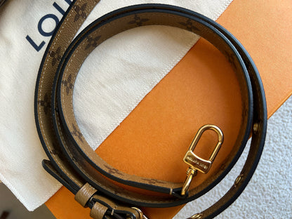 Louis Vuitton Pochette Metis Reverse Monogram (RRP £2,060)