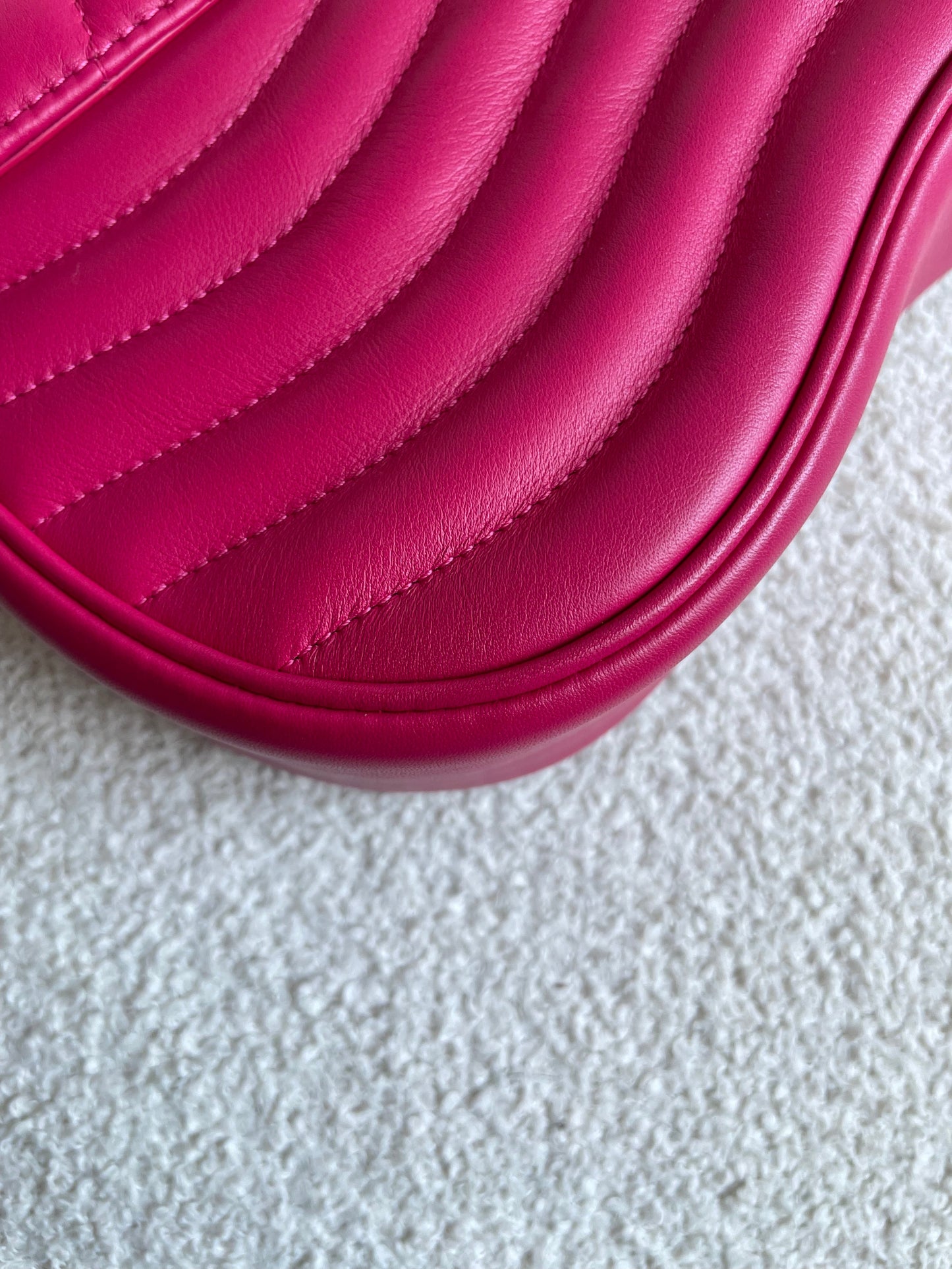 Louis Vuitton New Wave MM Bag in Pink