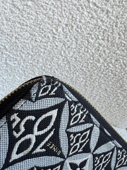 Louis Vuitton Zippy Wallet in Monogram Jacquard