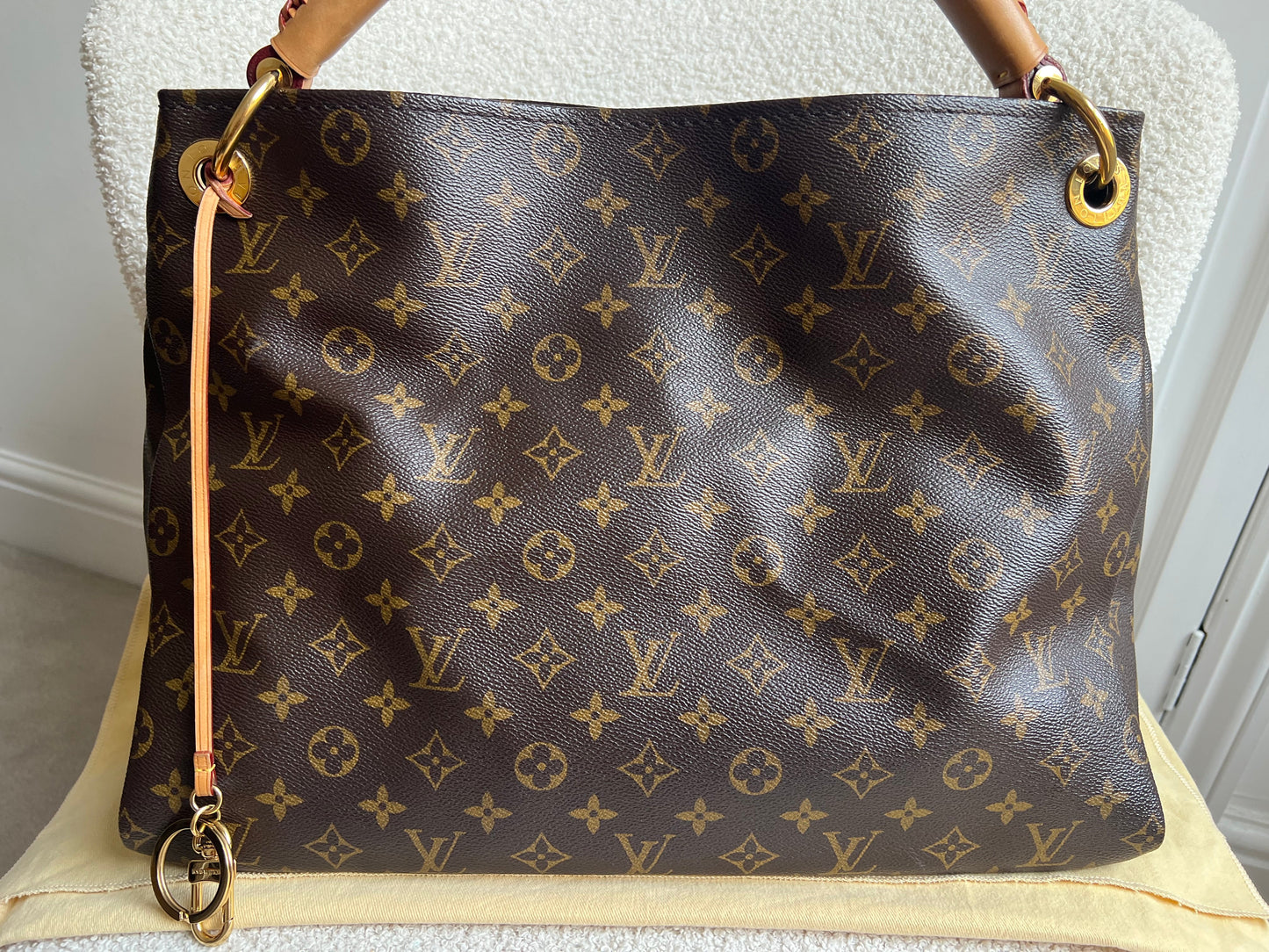 Louis Vuitton Artsy MM Monogram (RRP £1,940)