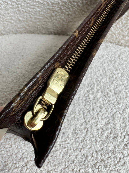 Louis Vuitton Pouch in Monogram