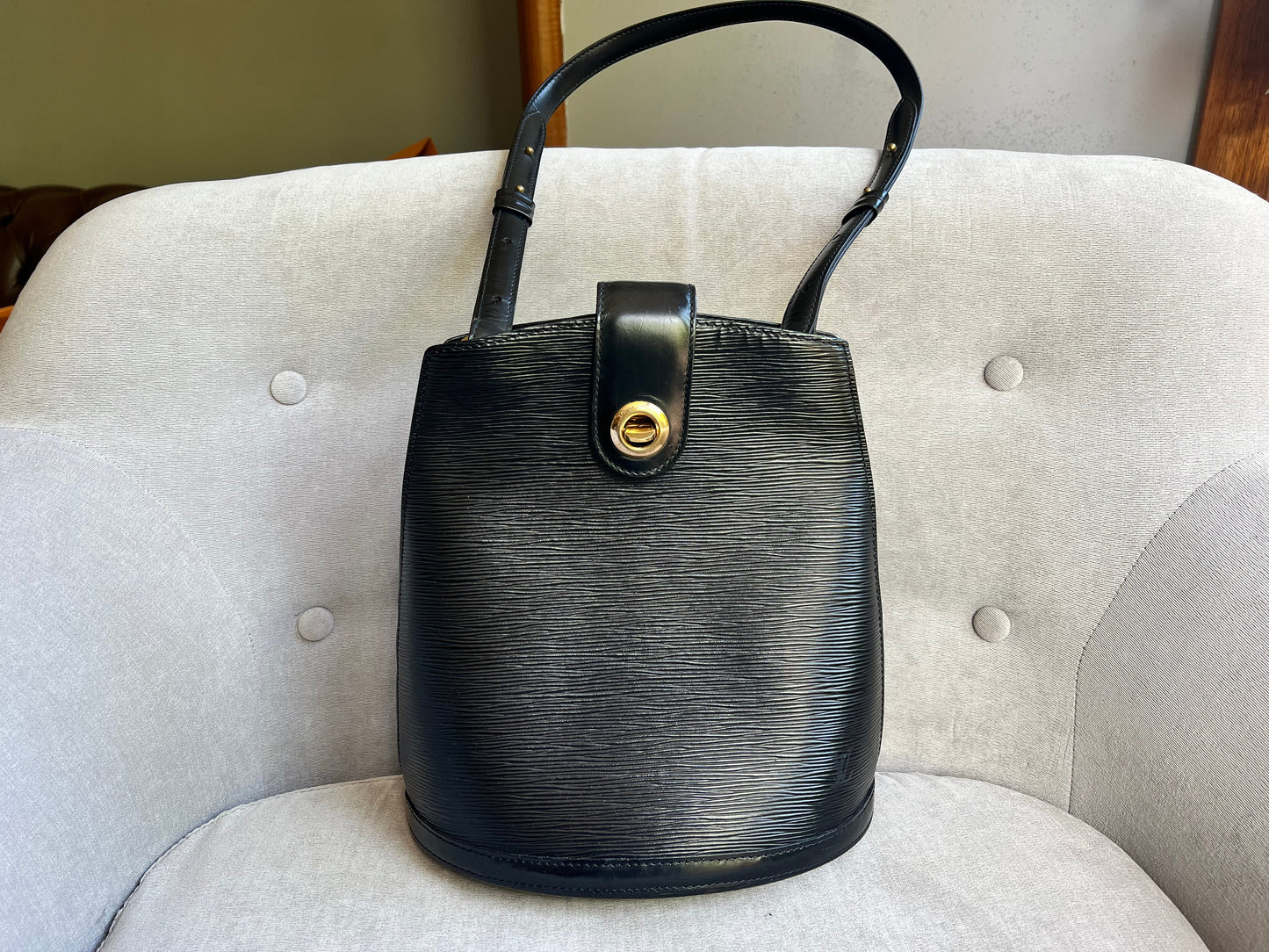Louis Vuitton Vintage Black Epi Leather Cluny